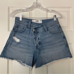 Hollister Curvy High-Rise Vintage Shorts